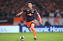 「スカウトの注目を聞いて本当に嬉しい」リバプールの日本人DFへの関心に海外記者が喜び！「ぜひ実現させて」と願う理由は？