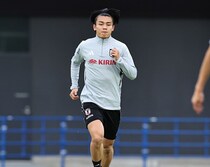 「ずっとお願いをしていた」なぜ日本代表のエースFWは背番号を９番から18番に変更したのか。経緯を明かす「僕にとっては特別」