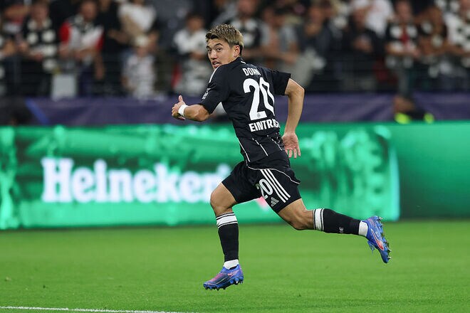 「真剣なターゲットだった」プレミア古豪が日本代表MF獲得失敗→新天地で躍動で地元メディアは悲嘆「傷口に塩を塗られたようなもの」