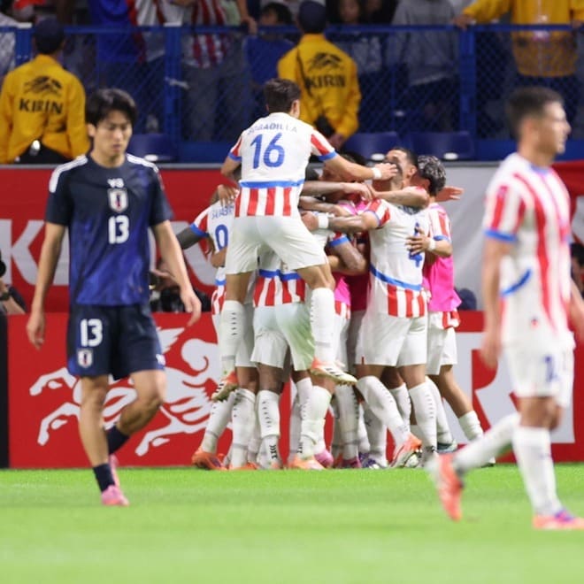 森保ジャパン、パラグアイ戦で再びリードを許す。クロスから三笘薫の同僚MFのヘディングシュートで被弾