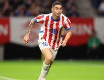 勘弁してくれ…上田綺世の劇的同点弾に憮然！秀逸弾のパラグアイ10番は無言で会場を立ち去る