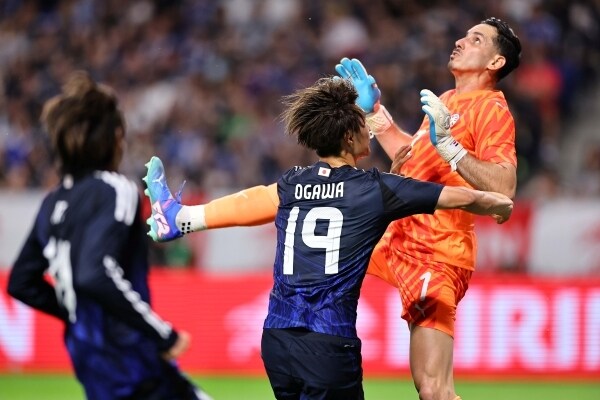 日本戦の不甲斐ないパフォーマンスで、母国ファンから非難集中のパラグアイ代表守護神。父も代表のレジェンドGKで、38年前に来日を果たしていた【コラム】