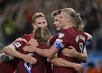 「強すぎるわ」「ボコボコにしている」“３位”に５ー０圧勝で６連勝のノルウェーにネット衝撃！「クソ強いせいで２位濃厚なイタリア可哀想」「ベスト16以上行けそう」【W杯欧州予選】