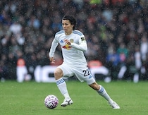 「デュエル勝率は23.8％」プレミア昇格の立役者だった日本代表MFはなぜ控えに降格したのか。英メディアが指摘　「焦って放出すべきではない」とも