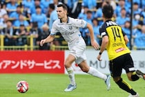 川崎のウレモヴィッチが後半に一発退場。２戦合計で２点リードも、数的不利の苦しい状況に【ルヴァン杯】