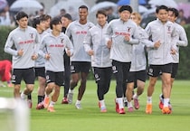 １人離脱の日本代表、ブラジル戦に向けて前々日練習を実施。久保建英も全体トレーニングに加わる