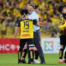 こんな監督、いる？ 試合前にサポーターを煽る。決勝に行くぞ！ レイソル指揮官の熱い姿が話題「マジで震えた」「空気が一気に変わった」