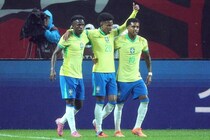 ヴィニシウス、カゼミーロ…王国ブラジルの豪華来日メンバーは？ 日本代表は初勝利を目ざす