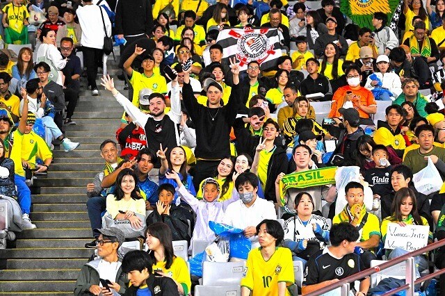 いざ14度目の挑戦へ！日本はサッカー王国を初撃破なるか。ブラジルサポも気合十分。カゼミーロ、ヴィニシウスに特に大きな歓声