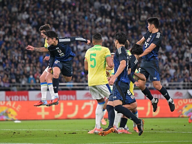 「災害レベルだ」「クソだな」森保Jに逆転負けのブラジル、守備陣に母国ファンの怒り爆発！ 失点に絡んだDFやGKには批判殺到「お前らは日本人だろ」「代表チームに近づくことを禁止しろ」