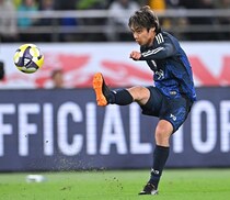 鮮烈２Aでブラジル撃破に大貢献の伊東純也、右足検査のため取材エリアを通らず。ただインスタ更新→久保建英も反応「レーザーみたいなクロスあげてる」