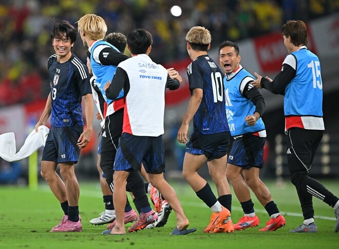 「ブラジルに勝ったぐらいで、はしゃがないようにしよう」大逆転勝利に沸く日本代表で、気を引き締めた選手がいた――久保建英は「僕もそっち派だったんですけど…」