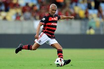 ロマーリオが圧巻のハットトリック！ バッジョも姿を見せた“夢の再会”――マラカナンで蘇ったブラジル対イタリア伝統の一戦【現地発】