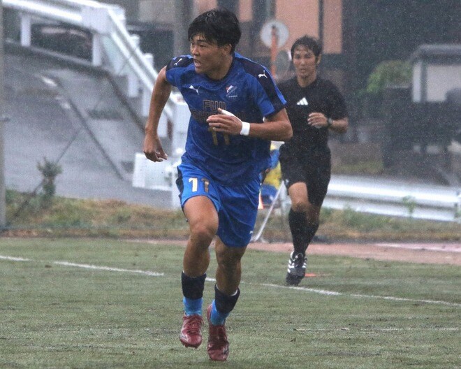 静岡“東部”から全国の舞台を目ざす。Jクラブ内定のドリブラーはすべてを懸ける「最後にみんなで笑えるように」