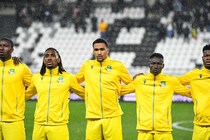 「想像を絶するシナリオだ」まさかの悲劇！W杯初出場目前→首位から３位転落で無情の敗退…FIFAランク93位の悪夢に海外衝撃「選手たちは動けず」「天国の門の前で崩れ落ちた」【W杯予選】