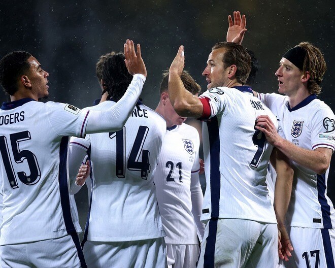 イングランド代表、静かなW杯出場決定。ケインが２発、トゥヘル監督とファンの“場外バトル”も注目集める。選外のベリンガムは今後どうなるか【現地発】