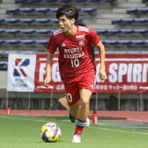 プロか、大学か。流経大柏MF安藤晃希の葛藤。水戸GMの話を聞いて、はっきりと道が見えた「ここなら選手としても、人としても成長できる」