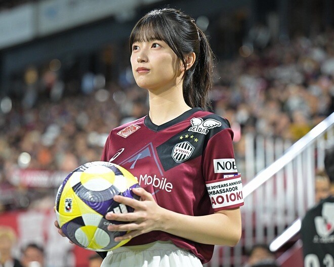 人気アイドルグループ『乃木坂46』の“勝利の女神”五百城茉央さんがノエスタに今季２度目の来場！ 神戸のクラブ30周年アンバサダー