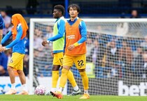 「ベンチにいねえええええ」「中途半端に復帰するよりはいい」28歳の日本人エース、プレミア再開初戦も欠場でファンの反応様々