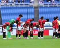 「声を出す選手も見当たらなかった」ベンチに控えた西川周作が苦言。４失点完敗の浦和、懸念される“リーダー不在”