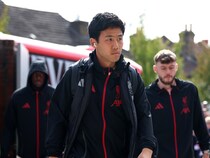 「エンドウがいない！！」「間に合わなかったか」代表ウィーク明け初戦のマンU戦で遠藤航がメンバー外。リバプールファンからは心配の声「ベンチにMFが１人しかいない…」