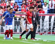 浦和の金子拓郎、４試合の出場停止処分。横浜FM戦で終了間際に副審の胸を小突いて一発レッド。反スポーツ的行為に相当