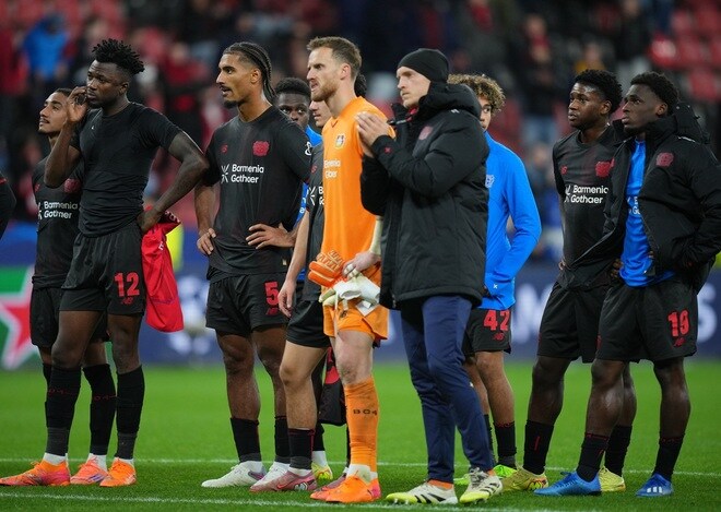 「容赦なく圧倒された」「恥ずかしい」一昨季のブンデス王者が２－７で悪夢の大惨敗！ドイツメディアは唖然「屈辱を味わった」