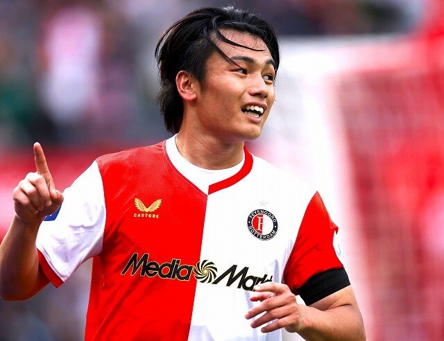 「アヤセと一緒に仕事ができるのは喜びだ」オランダ英雄が大大大爆発中の日本代表FWを激賞！“最高の状態に保つ秘訣”を問われ…