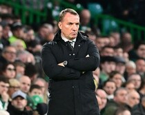 「マエダはMVPじゃないか」不振の欧州名門は“フェラーリじゃなくホンダ”。指揮官の大胆発言を宿敵OBが非難「本当に恥ずかしい。選手たちを犠牲にするなんて」