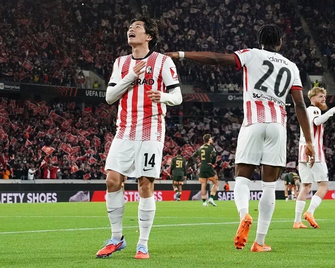 「彼は学ぶ意欲に満ち溢れ、批判にもオープンだ」フライブルク鈴木唯人が待望の一発。クラブSDも期待「自分の道を切り開くだろう」