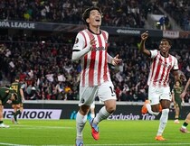 日本代表MFが待望のドイツ移籍後初ゴール！ELデビュー戦で絶妙のダイレクトシュート、フライブルクを２－０快勝に導く