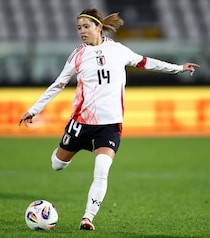 「長谷川唯マジヤバイ」「美しすぎる」絶妙ループで同点弾！ なでしこOGも称賛「いやらしいゴール」