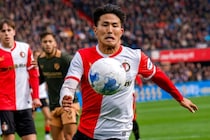 「海外に来て一喜一憂するのは良くない」オランダで評価急上昇の日本代表ＣＢが漂わせる“選手として人としての品格”。「見られ方が変わりました」【現地発】