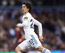 「監督は気に入っていないのか？」昨季MVPの日本代表MF、出番激減に地元メディアが困惑「納得がいかない」「舞台裏で何かあったのか」