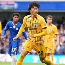 「予測不能」「最終ラインをカオスにする」“天敵”三笘薫の出場にマンUの地元メディアは戦々恐々！欠場なら「ユナイテッドへの後押しに」