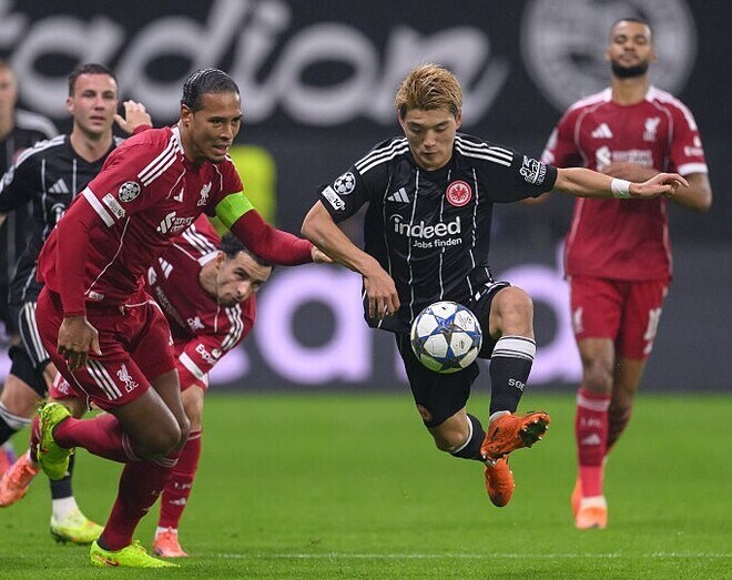 「センセーショナルだった」プレミア王者に１－５完敗も…光明となった日本代表MFとワールドカップV戦士との連携【現地発コラム】