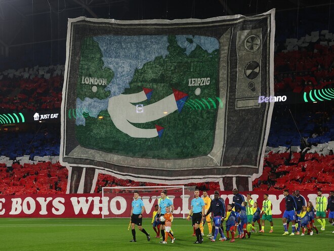 鎌田所属のパレスが戦ったECLのAEKラルナカ戦、スタジアムで試合前に目撃した日本にはない異様な光景「違う国のチームの試合だから…」【現地発】