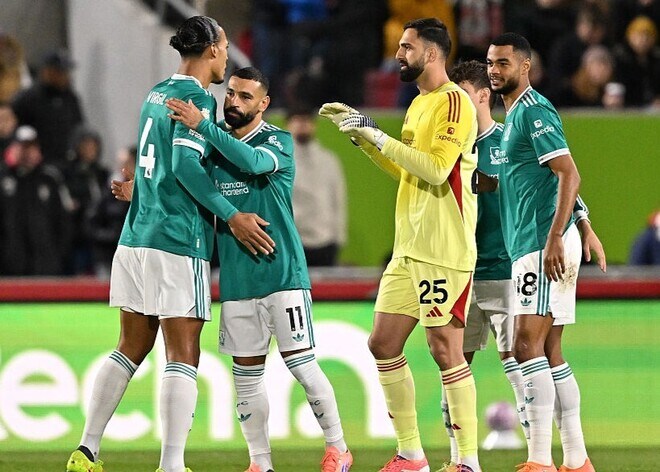 「もううんざりだ」「スロットよ、出て行け」大型補強の王者リバプール、まさかのプレミア４連敗にファン憤慨「90分の拷問を見るのは耐えられない」「いい加減に目を覚ませ」