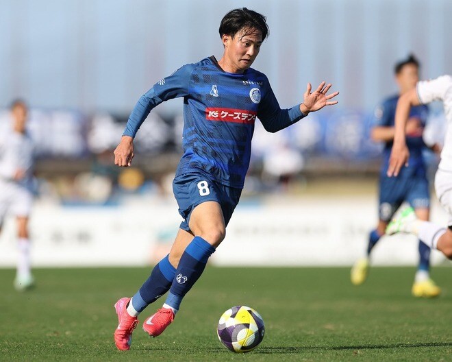 「半端ないって」水戸MF齋藤俊輔のスーパーゴールが話題！ 「ワールドクラスだ」「流石すぎるな」