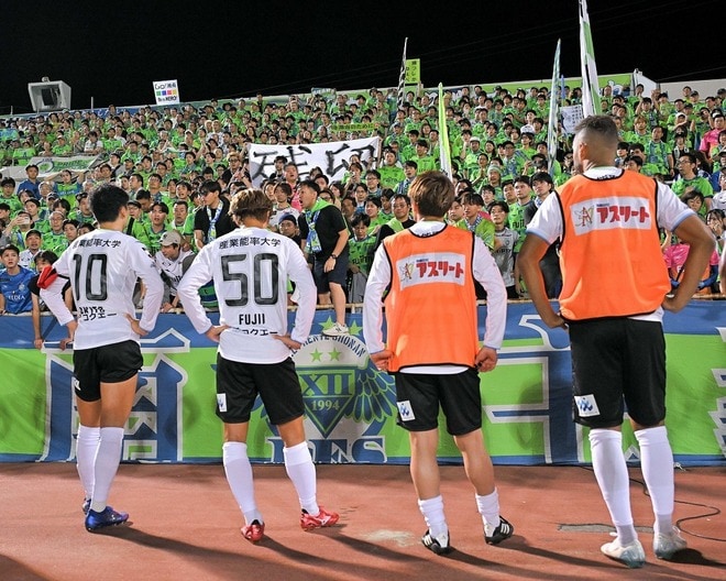 湘南が2017年以来のJ２降格。福岡に敗れ、残留圏の横浜FMとの勝点差が11に。18位以下が決定