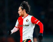 ゴール量産中の上田綺世、首位攻防戦で好機を活かせず…フェイエノールトは２－３惜敗で今季リーグ戦初黒星。渡辺剛がかわされて失点からモロッコMFにハットを許す