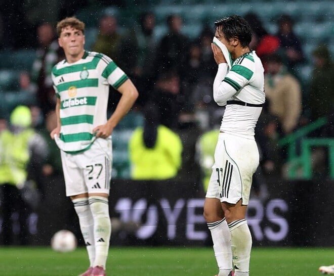 「クソみたいな試合だ」「もう崩壊した」まさか！日本人カルテット擁する絶対王者が天王山に完敗…早くも５連覇に黄信号でファン怒り「長年見てきた中で最悪」