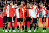 「聞いたことねえぞ」「フェス状態」日本代表２人が先発のビッグマッチ、まさかの理由で開始遅延。Jレジェンドもツッコミ「そうなるん分かってるやろ」