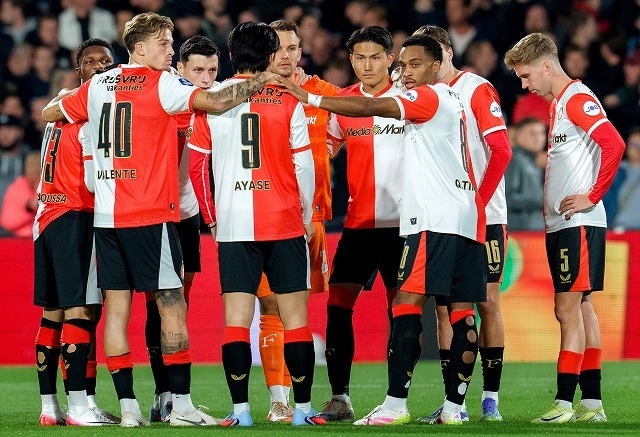 「聞いたことねえぞ」「フェス状態」日本代表２人が先発のビッグマッチ、まさかの理由で開始遅延。Jレジェンドもツッコミ「そうなるん分かってるやろ」