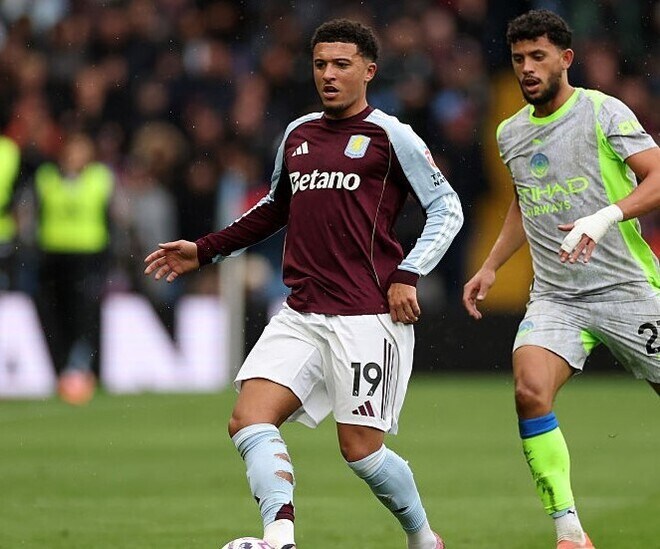 「サッカー界最大の屈辱を受けた」英代表サンチョ、まさかの途中出場・途中交代に激怒！現地は騒然「ハイタッチを無視」「指揮官に冷たく接した」