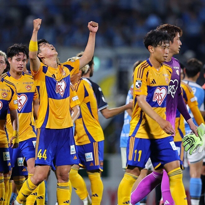 ０－２で10人でも逆転「こんな劇的なことがあるか」。ベガルタ指揮官も心打たれた“ユアスタ劇場”が話題「ただただ凄すぎの一言」「他サポだけどマジで痺れた」