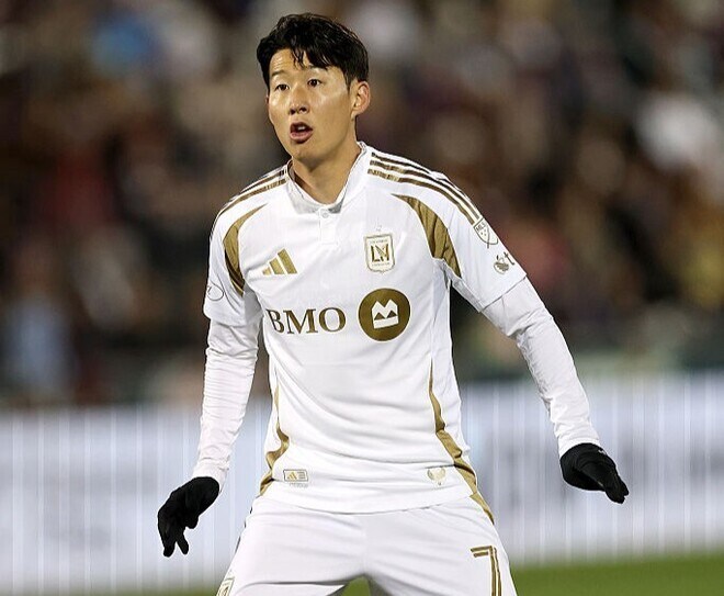 「衝撃の報道だ」韓国主将ソン・フンミン、強豪バルセロナに電撃移籍の可能性が浮上！短期ローンで加入か「理解しがたいが、理解できる」