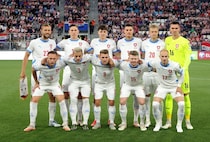 「韓国史上最悪の監督」人口5.5万人の“136位”に衝撃敗戦の W杯準優勝経験国、電撃解任した元Ｊリーガー指揮官の後任に前韓国代表監督を招聘か！「交渉を開始」【欧州予選】