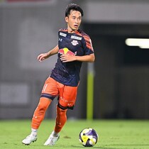 「綺麗な奥様」Jリーガーの女子アナ妻が純白のドレス姿を披露。新婚生活に密着「とってもお似合い」「末永くお幸せに」の声