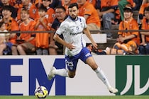 【バイタルエリアの仕事人】vol.57 デニス・ヒュメット｜日本の若手はチャンスがあれば欧州に挑戦すべき。ただ分かっておいてほしいのは…